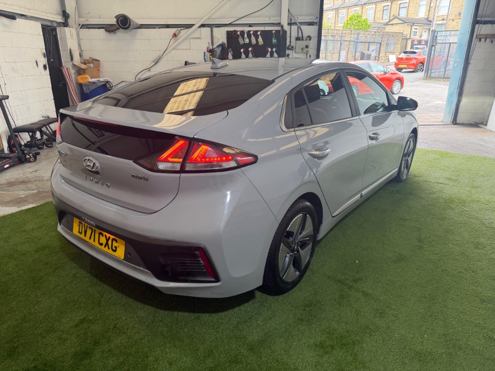 Hyundai Ioniq 1.6 h-GDi Premium SE Hatchback 5dr Petrol Hybrid DCT Euro 6 s/s 141 ps for sale in Wan Autos Ltd