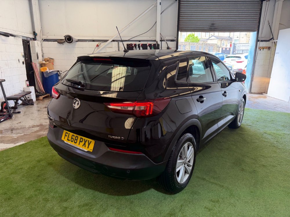 Vauxhall Grandland X 1.5 Turbo D BlueInjection SE SUV 5dr Diesel Manual Euro 6 s/s 130 ps for sale in Wan Autos Ltd
