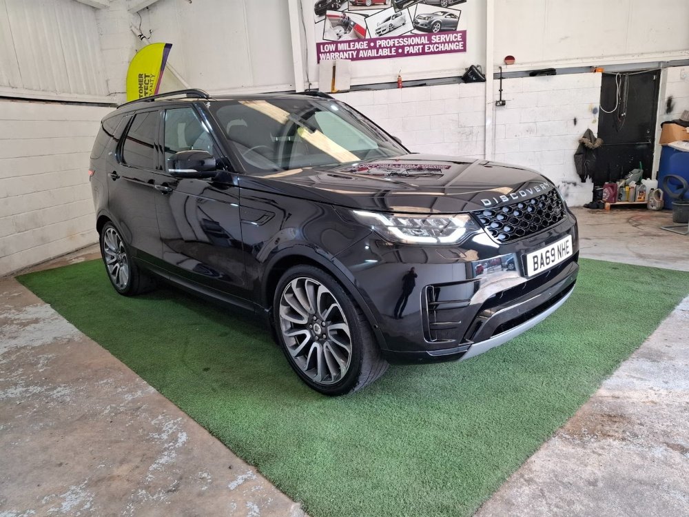 Black Land Rover Discovery 2.0 SD4 SE SUV 5dr Diesel Auto 4WD Euro 6 s/s 240 ps