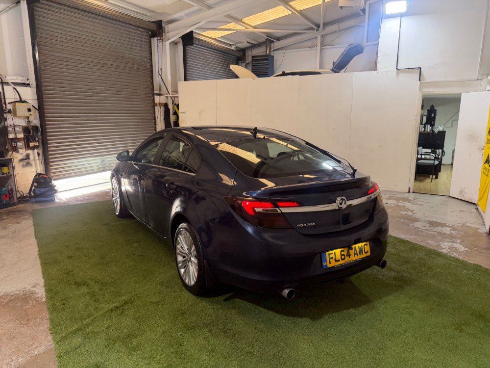 Vauxhall Insignia 2.0 CDTi ecoFLEX Design Nav Hatchback 5dr Diesel Manual Euro 5 s/s 140 ps for sale in Dewsbury