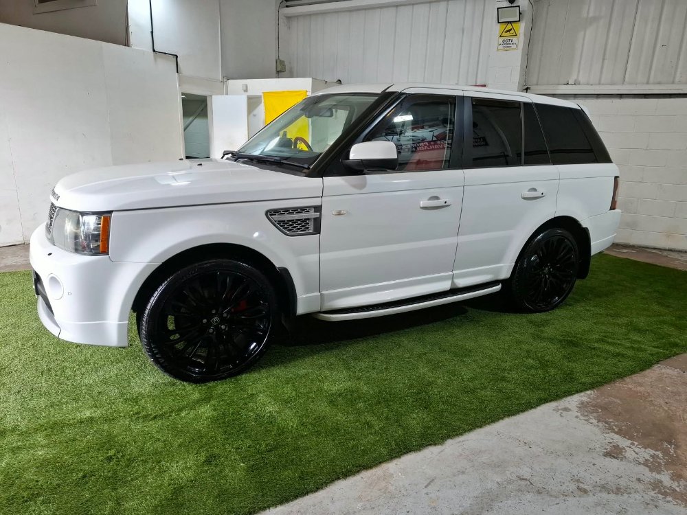 White 2011 Land Rover Range Rover Sport 3.0 TD V6 Autobiography Sport SUV 5dr Diesel CommandShift 4WD Euro 5 245 ps in Dewsbury