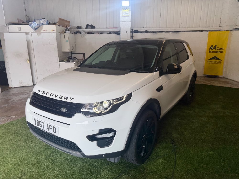 White Land Rover Discovery Sport 2.0 TD4 HSE Black SUV 5dr Diesel Auto 4WD Euro 6 s/s 180 ps