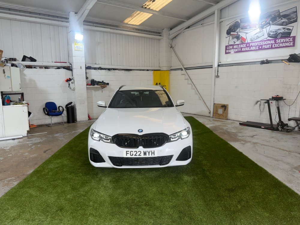 White 2022 BMW 3 Series 2.0 330e 12kWh M Sport Touring 5dr Petrol Plug-in Hybrid Auto Euro 6 s/s 292 ps in Dewsbury