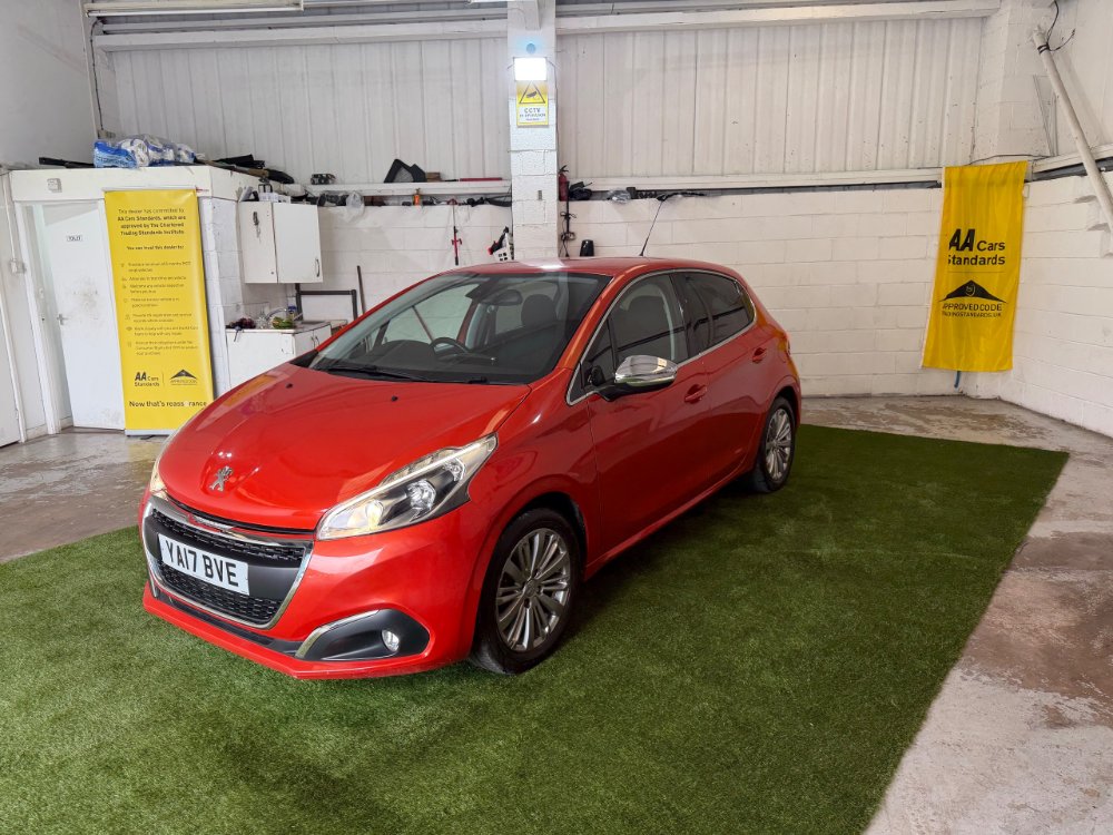 Orange Peugeot 208 1.2 PureTech Allure Hatchback 5dr Petrol Manual Euro 6 82 ps