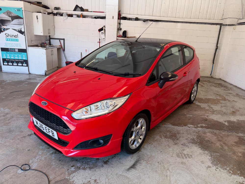 Red Ford Fiesta 1.0T EcoBoost Zetec S Hatchback 3dr Petrol Manual Euro 6 s/s 140 ps