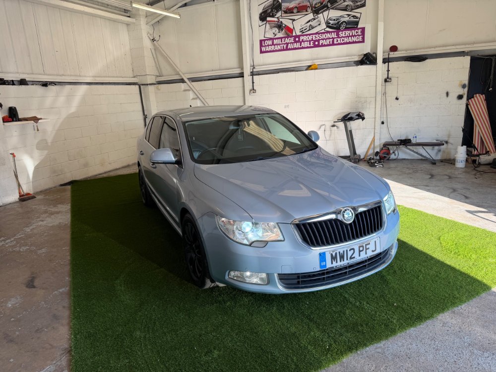 2012 Skoda Superb 2.0 TDI Elegance Hatchback 5dr Diesel DSG 4WD Euro 5 140 ps