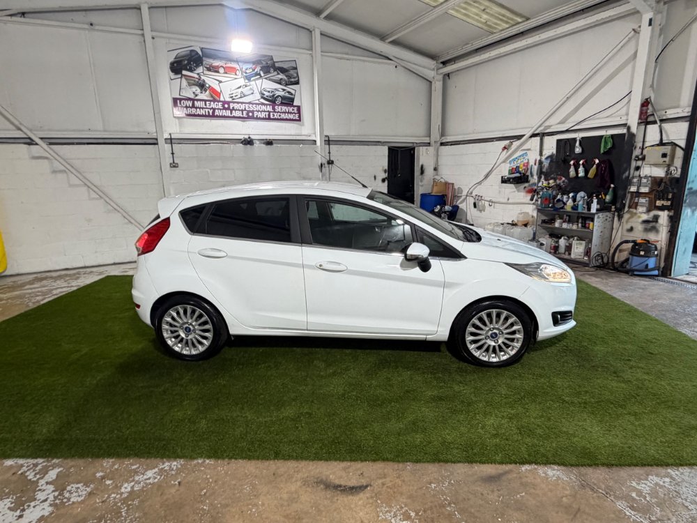 2014 Ford Fiesta Hatchback 1.0T EcoBoost Titanium Hatchback 5dr Petrol Manual Euro 5 s/s 100 ps