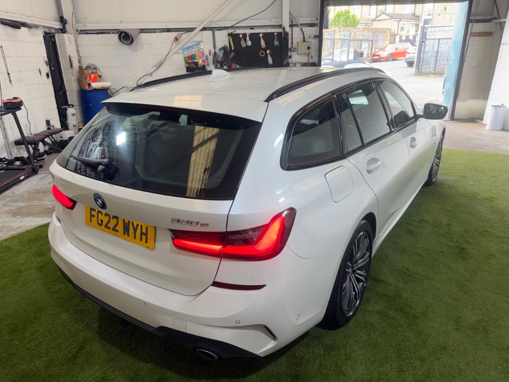 BMW 3 Series 2.0 330e 12kWh M Sport Touring 5dr Petrol Plug-in Hybrid Auto Euro 6 s/s 292 ps for sale in Dewsbury