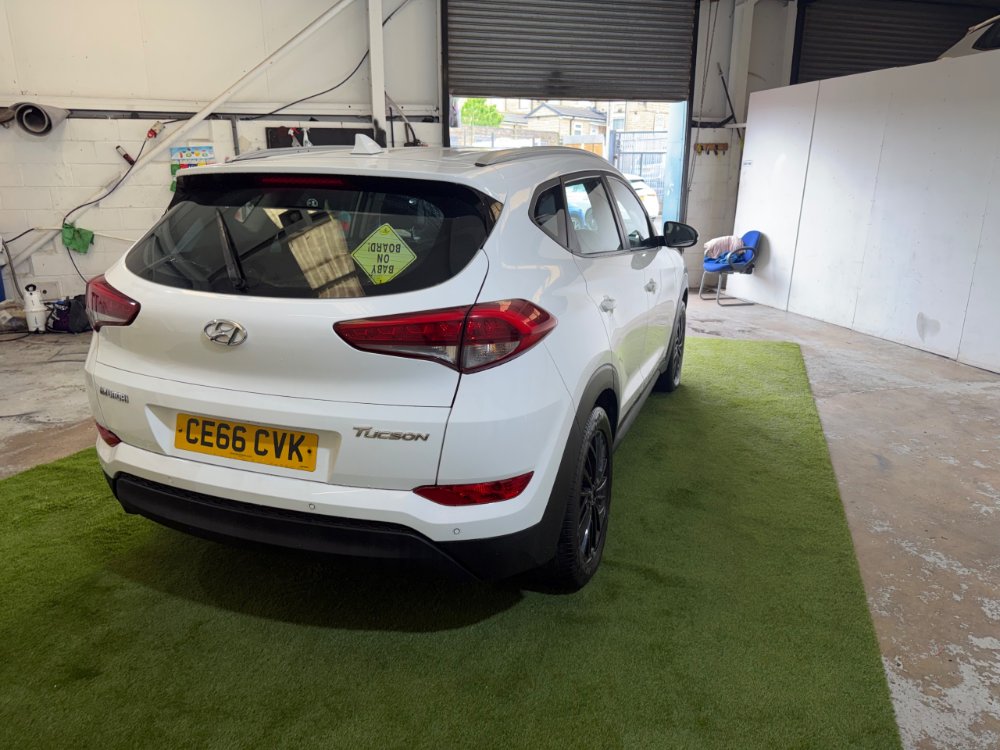 Hyundai Tucson 1.7 CRDi Blue Drive SE SUV 5dr Diesel Manual Euro 6 s/s 116 ps for sale in Wan Autos Ltd