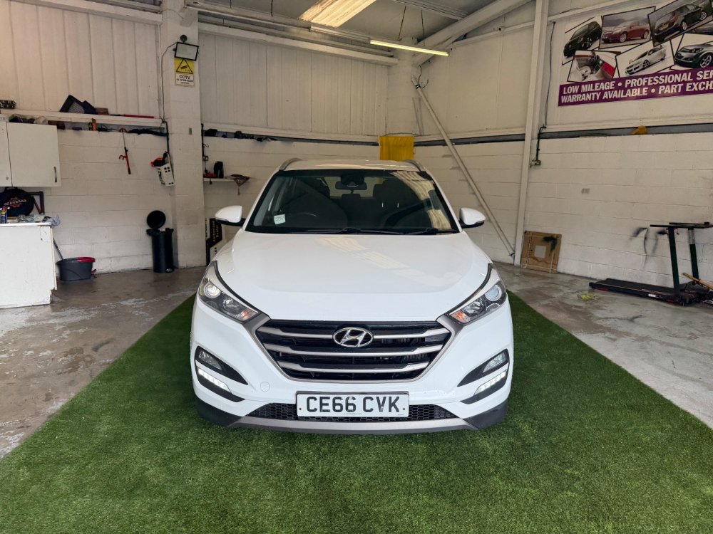 White 2016 Hyundai Tucson 1.7 CRDi Blue Drive SE SUV 5dr Diesel Manual Euro 6 s/s 116 ps in Wan Autos Ltd