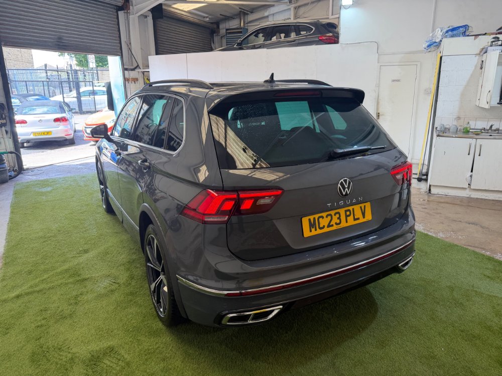 Grey 2023 Volkswagen Tiguan 2.0 TDI R-Line Edition SUV 5dr Diesel DSG Euro 6 s/s 150 ps in Wan Autos Ltd