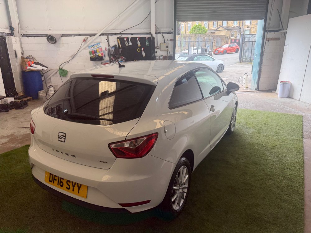 White SEAT Ibiza 1.2 TSI SE Sport Coupe 3dr Petrol Manual Euro 6 90 ps